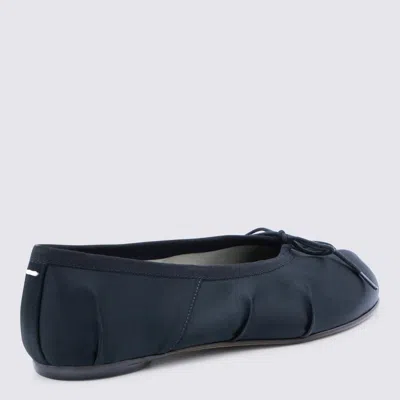 Maison Margiela Split-toe Minimalist Flat Shoes With Bow Accent In Black