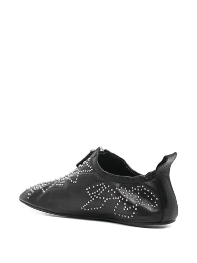 Chloé Low Top Sneakers Pull Tab Round Toe In Black
