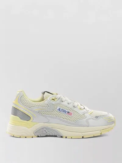 Autry Clc Low Leather Sneakers In White