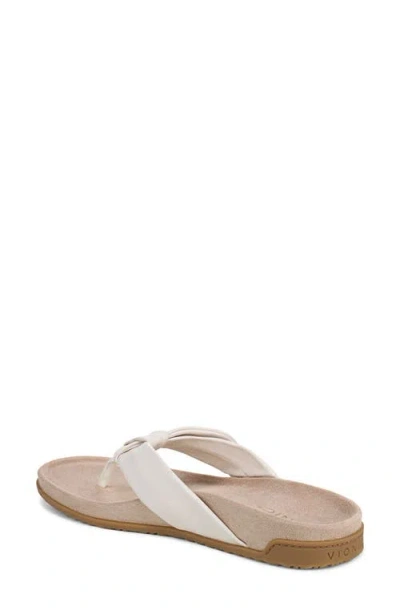 Vionic Eva Toe Post Sandal In Brown