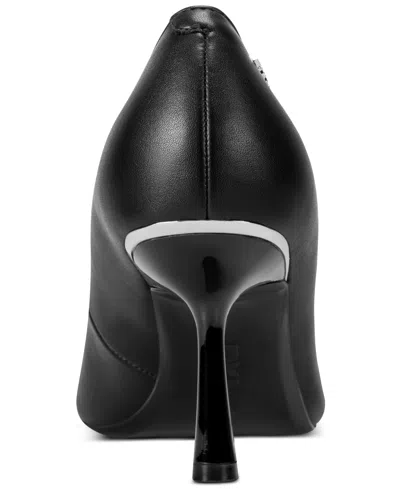 Dkny Natrona Pump In Black