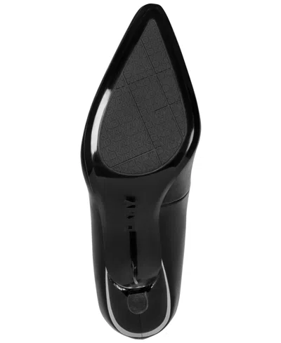 Dkny Natrona Pump In Black