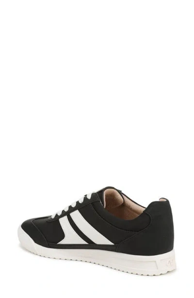 Naturalizer Garnet Sneaker In Black