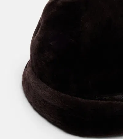 Nour Hammour Blokes Shearling Hat In Burgundy