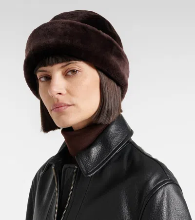 Nour Hammour Blokes Shearling Hat In Burgundy