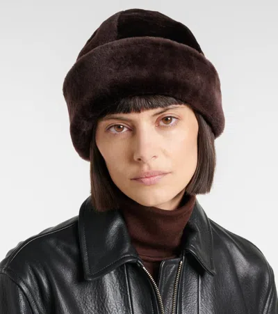 Nour Hammour Blokes Shearling Hat In Burgundy