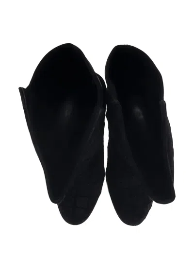 Pre-owned Stuart Weitzman Crocodile-effect Boots In Black
