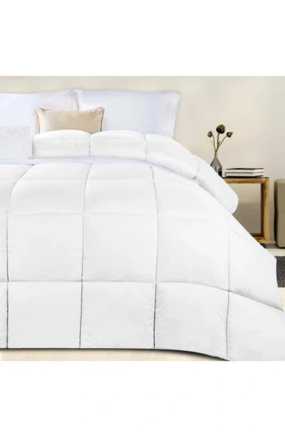 Superior Reversible Down Alternative Comforter In White