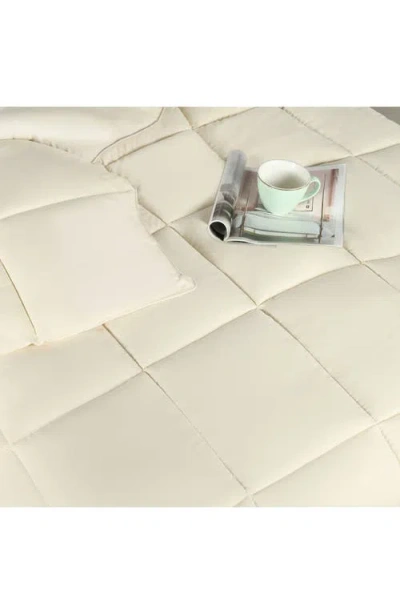 Superior Reversible Down Alternative Comforter In White