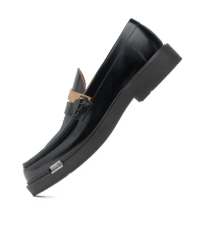 Maison Margiela Sophisticated Loafers For Men In Black