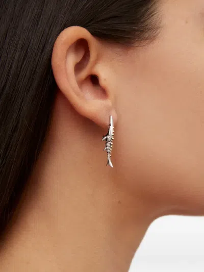 Yvonne Léon Fish Diamond Stud Earring In Metallic