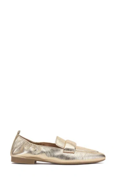 Vince Camuto Azur Flat In Gold