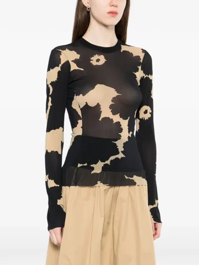 Less Printed Top In Black