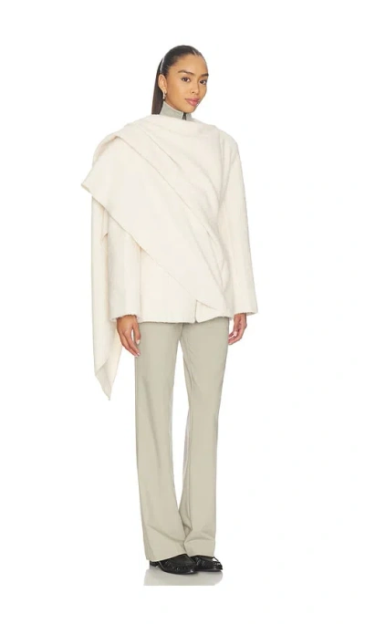 Selmacilek Cape Coat In White