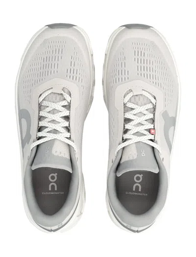 On Cloudmster 1 In White