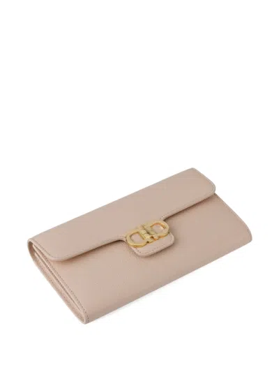 Ferragamo Gancini Hammered Chain Wallet In Pattern