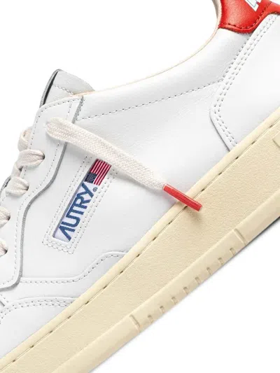 Autry Medalist Low Sneakers In Soft Leather With Cushioned Comfort In White