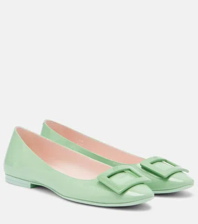 Roger Vivier Round Toe Gommettine Buckle Bow Ballerinas In Green