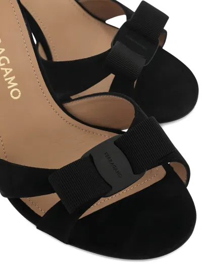 Ferragamo Roxy 90 Vara Bow Suede Sandals In Black