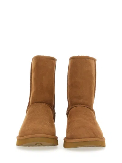 Ugg Classic Short Beige Boots With Logo Patch On The Rear And Shearling Lining In Suede Woman In Brown