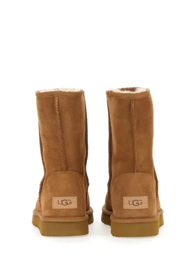 Ugg Classic Short Beige Boots With Logo Patch On The Rear And Shearling Lining In Suede Woman In Brown