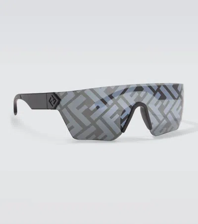 Fendi Ff Squared Shield Sunglasses In Gray