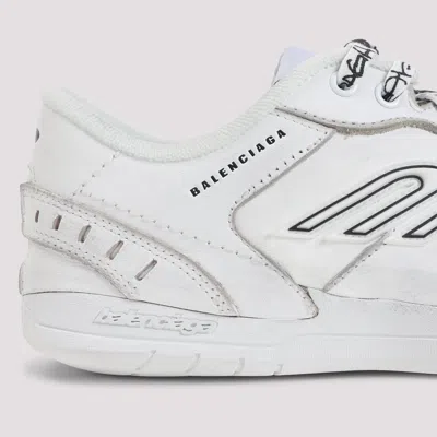 Balenciaga Women Hamptons Worn-out Leather Low-top Sneakers In Neutral