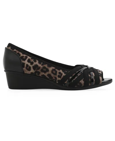 Cliffs By White Mountain Boldest Wedge Pump In Black