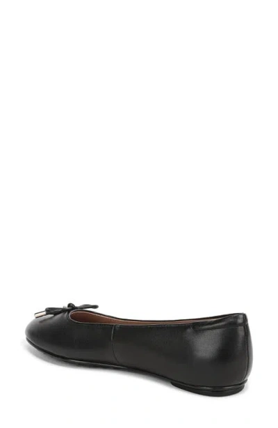 Naturalizer Ashlyn Ballet Flat In Black