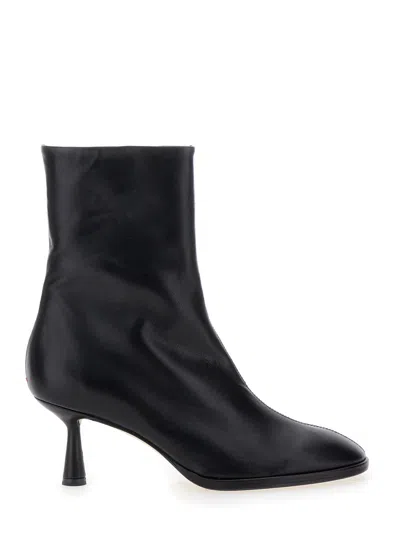 Aeyde Women Black Ankle Boots With Rounded Toe In Leather Woman In Black