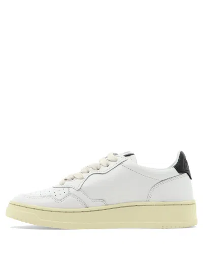 Autry Leather Sneakers With Back Contrasting Patch In White