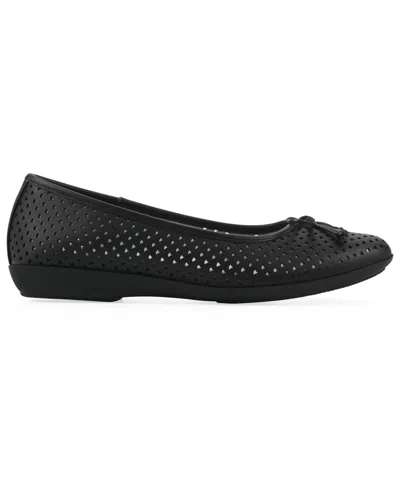Cliffs By White Mountain Cheryl Ballet Flat In Black