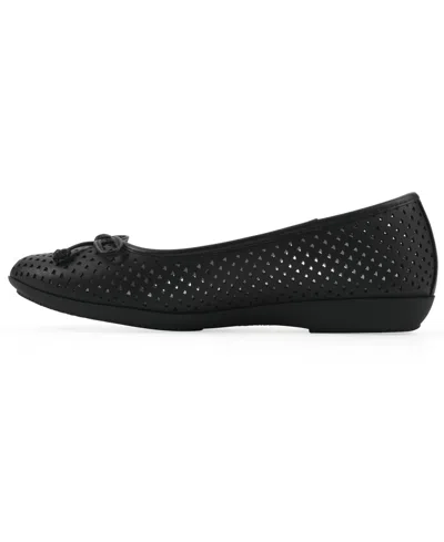 Cliffs By White Mountain Cheryl Ballet Flat In Black