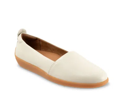 Softwalk Wide Width Deva Slipon In White