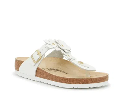 Birkenstock Gizeh Thong Sandals With Floral Buckle Fastening In Black