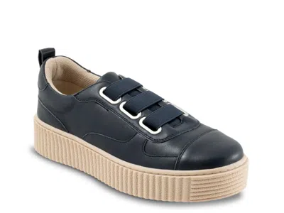 Trotters Bliss Platform Sneaker In Blue