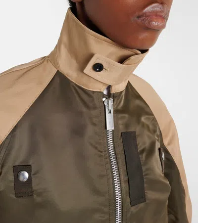 短款棉质斜纹与斜纹布束腰夹克