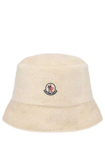 Moncler Logo Reversible Teddy Bucket Hat In Neutral