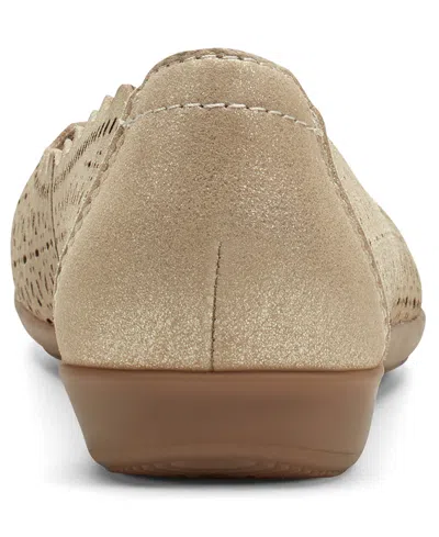 Earth Bria Flat In Brown
