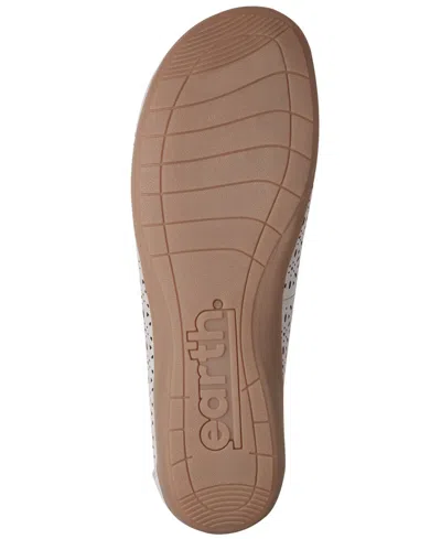 Earth Bria Flat In Blue