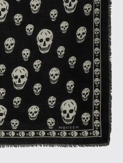 Alexander Mcqueen Foulard Style Skull Scarf 120 Cm X 104 Cm In Brown