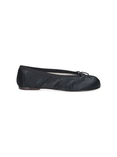 Maison Margiela Split-toe Minimalist Flat Shoes With Bow Accent In Black
