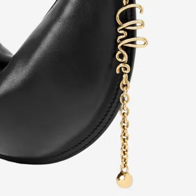 Chloé Women Black Shoulder Bag With Chain Shoulder Strap And Half Moon Design In Leather Woman In Black