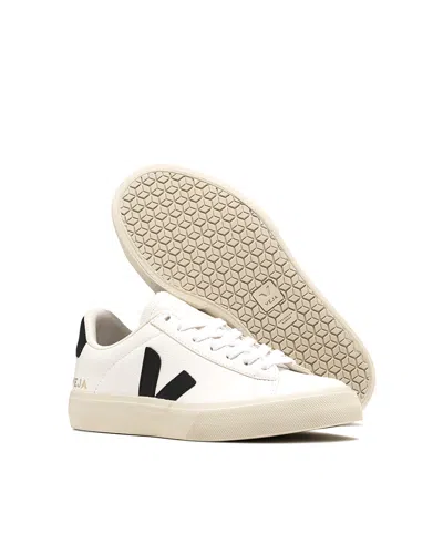 Veja Minimalist White Sneakers With Contrasting Logo In Neutral