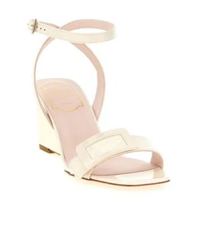 Roger Vivier Belle Vivier 60 Metallic Leather Wedge Sandals In White