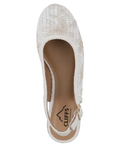 Cliffs By White Mountain Boris Wedge Pump In White