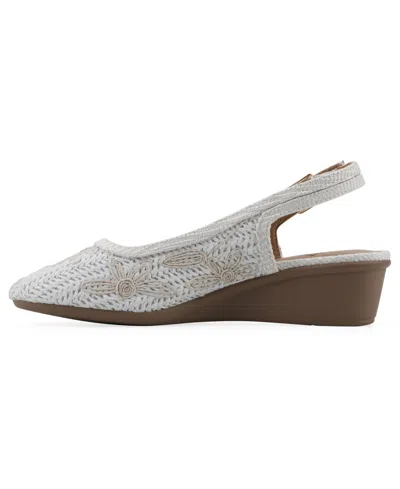 Cliffs By White Mountain Boris Wedge Pump In White