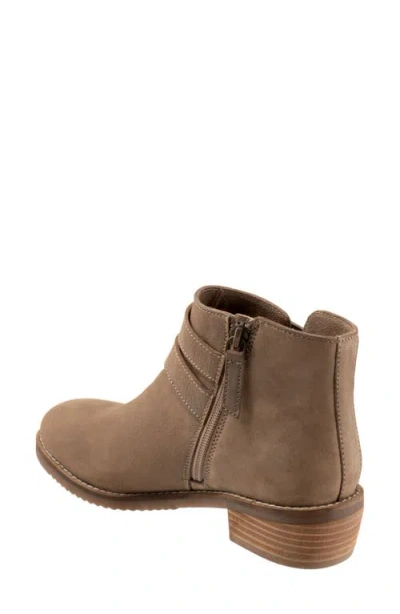 Softwalk Rochester Bootie In Brown