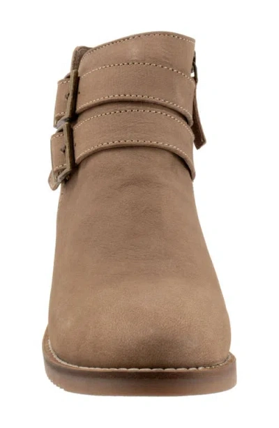 Softwalk Rochester Bootie In Brown