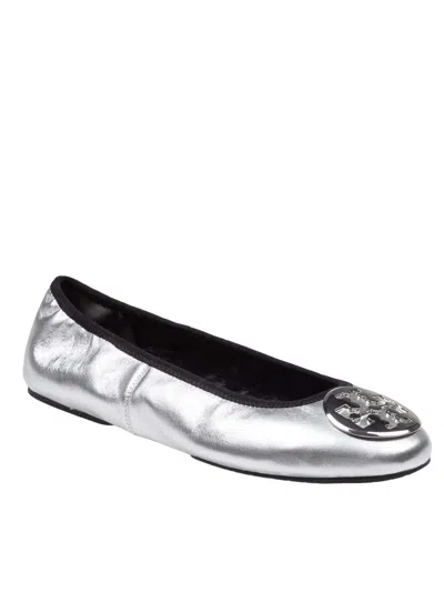 Tory Burch Silver Colored Ballerinas With Logo Plaque On The Front And Elasticated Design In Leather Woman